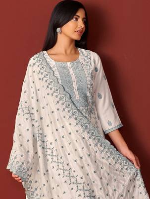 Women Ethnic Motifs Embroidered Kurta with Trousers & Dupatta 1