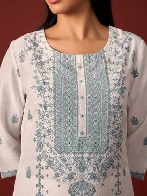 Women Ethnic Motifs Embroidered Kurta with Trousers & Dupatta 4