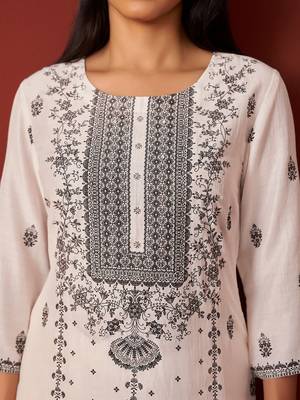 Women Ethnic Motifs Woven Design Kurta with Trousers & Dupatta 3