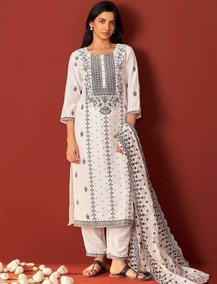 Women Ethnic Motifs Woven Design Kurta with Trousers & Dupatta 4