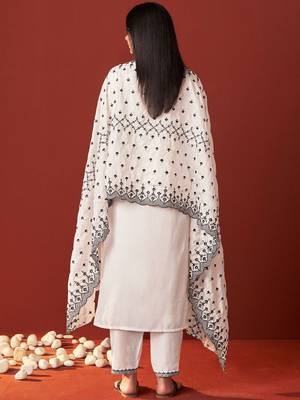 Women Ethnic Motifs Woven Design Kurta with Trousers & Dupatta 5