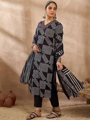 Geometric Printed V Neck Pure Cotton Kurta With Trousers & Dupatta 5