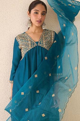 Women Ethnic Motifs Embroidered Empire Gotta Patti Kurta with Trousers & With Dupatta