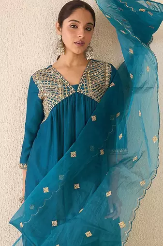 Women Ethnic Motifs Embroidered Empire Gotta Patti Kurta with Trousers & With Dupatta