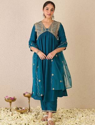 Women Ethnic Motifs Embroidered Empire Gotta Patti Kurta with Trousers & With Dupatta 2
