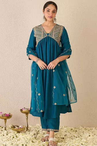 Women Ethnic Motifs Embroidered Empire Gotta Patti Kurta with Trousers & With Dupatta