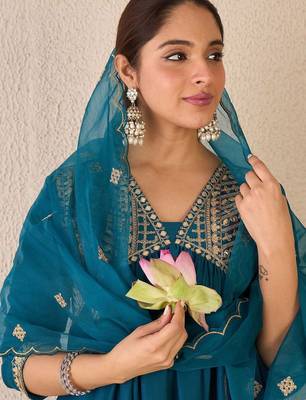 Women Ethnic Motifs Embroidered Empire Gotta Patti Kurta with Trousers & With Dupatta 3