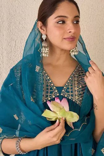 Women Ethnic Motifs Embroidered Empire Gotta Patti Kurta with Trousers & With Dupatta