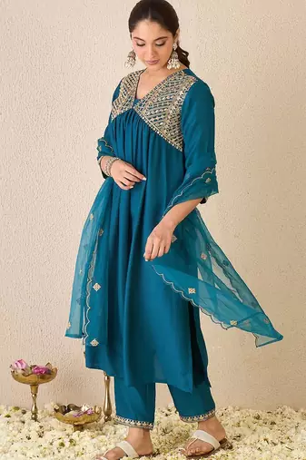 Women Ethnic Motifs Embroidered Empire Gotta Patti Kurta with Trousers & With Dupatta
