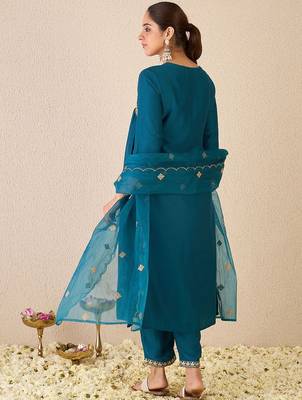 Women Ethnic Motifs Embroidered Empire Gotta Patti Kurta with Trousers & With Dupatta 5