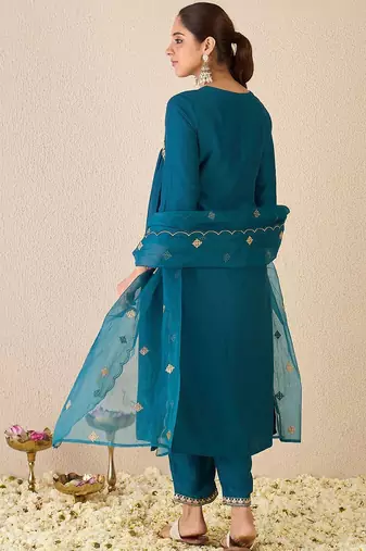 Women Ethnic Motifs Embroidered Empire Gotta Patti Kurta with Trousers & With Dupatta