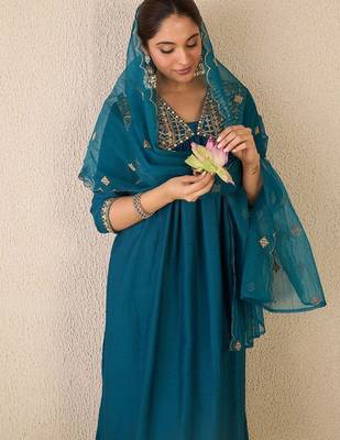 Women Ethnic Motifs Embroidered Empire Gotta Patti Kurta with Trousers & With Dupatta 7
