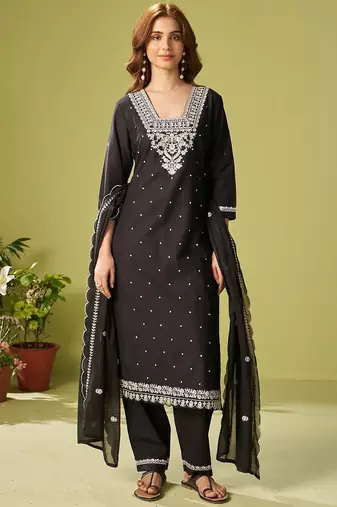 Women Floral Embroidered Cotton Kurta with Trousers & Dupatta