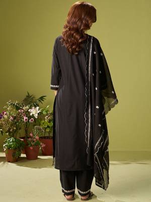Women Floral Embroidered Cotton Kurta with Trousers & Dupatta 5