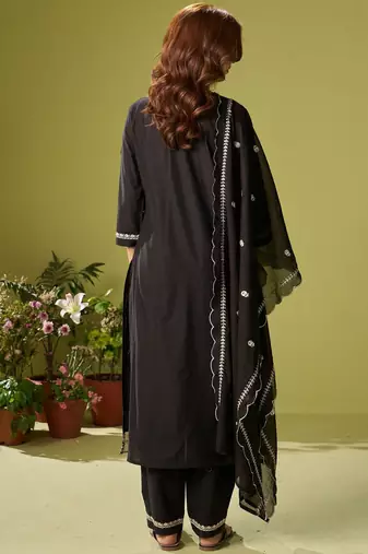 Women Floral Embroidered Cotton Kurta with Trousers & Dupatta