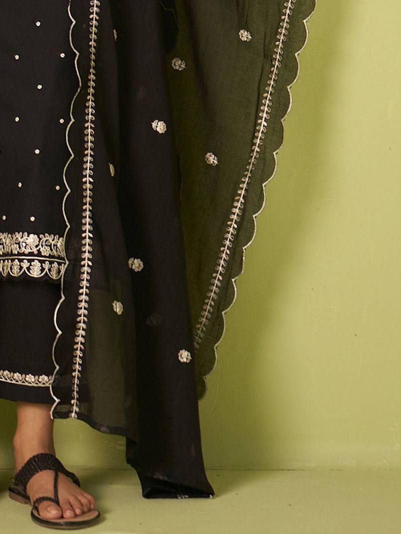 Women Floral Embroidered Cotton Kurta with Trousers & Dupatta