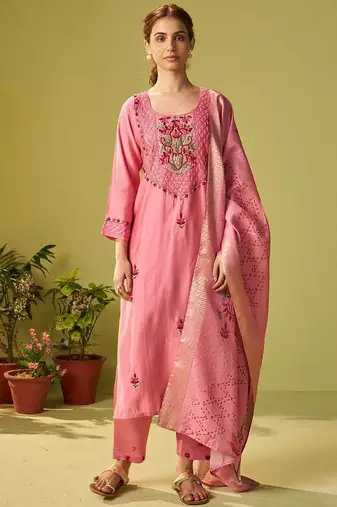 Women Floral Embroidered Kurta with Trousers & Dupatta