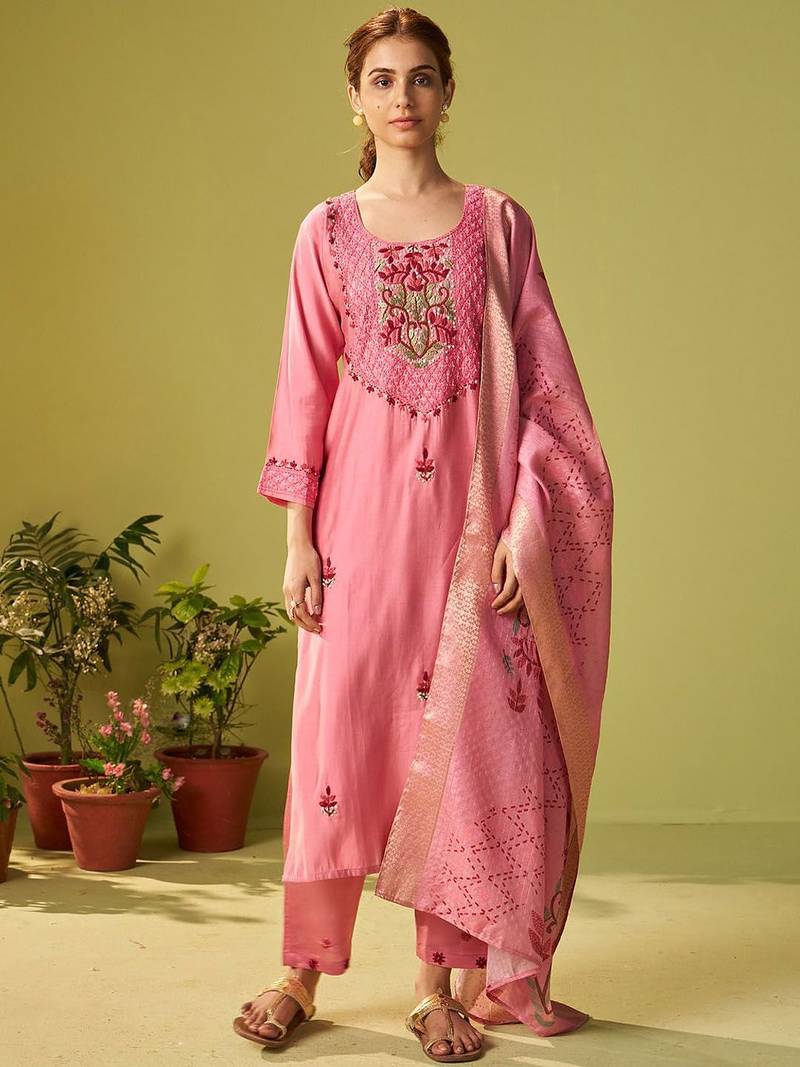 Women Floral Embroidered Kurta with Trousers & Dupatta