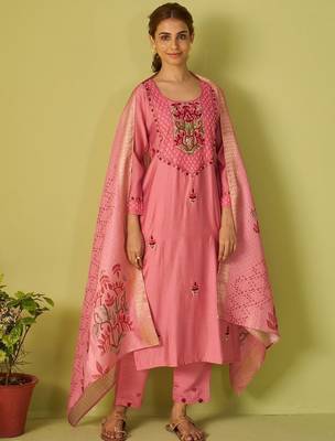 Women Floral Embroidered Kurta with Trousers & Dupatta 4