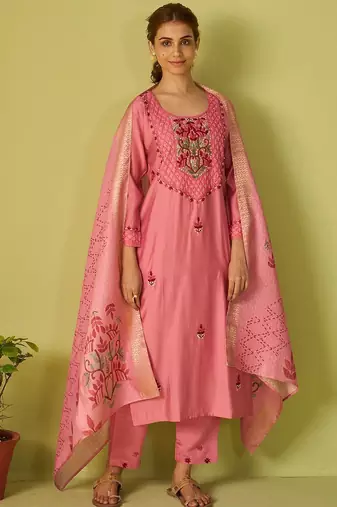Women Floral Embroidered Kurta with Trousers & Dupatta