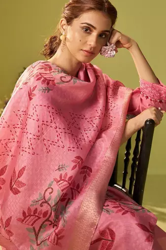 Women Floral Embroidered Kurta with Trousers & Dupatta