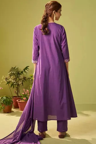 Women Floral Embroidered Cotton Kurta with Trousers & Dupatta