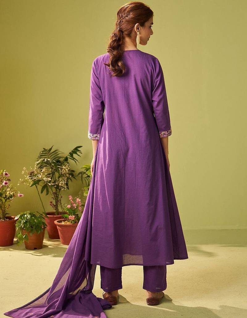 Women Floral Embroidered Cotton Kurta with Trousers & Dupatta