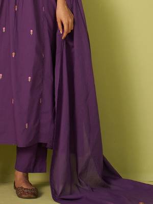 Women Floral Embroidered Cotton Kurta with Trousers & Dupatta 6