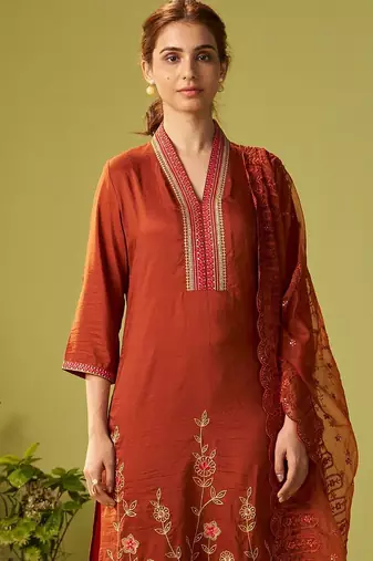 Women Floral Embroidered Kurta with Trousers & Dupatta