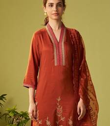 Women Floral Embroidered Kurta with Trousers & Dupatta
