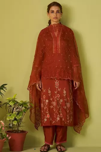 Women Floral Embroidered Kurta with Trousers & Dupatta