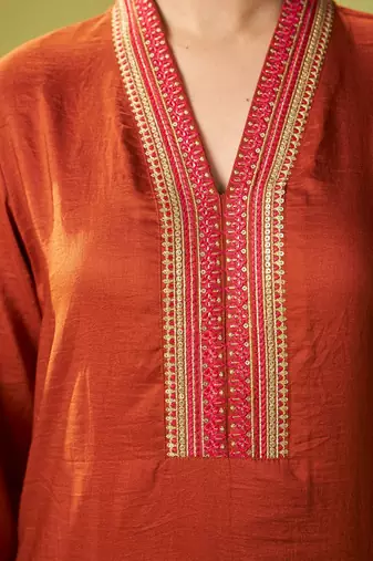Women Floral Embroidered Kurta with Trousers & Dupatta