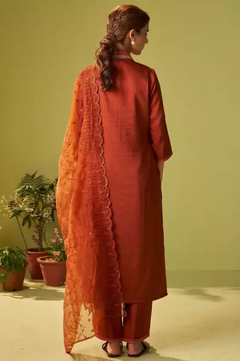 Women Floral Embroidered Kurta with Trousers & Dupatta
