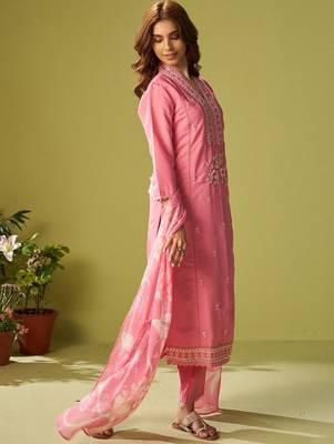 Women Floral Embroidered Kurta with Trousers & Dupatta 3