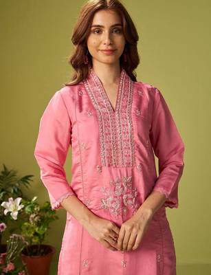 Women Floral Embroidered Kurta with Trousers & Dupatta 6