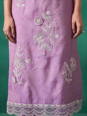 Women Floral Embroidered Regular Thread Work Kurta with Trousers & Dupatta 7
