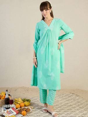 Women Floral Printed Regular Pure Cotton Kurta with Trousers & With Dupatta 2