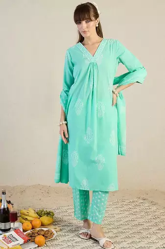 Women Floral Printed Regular Pure Cotton Kurta with Trousers & With Dupatta