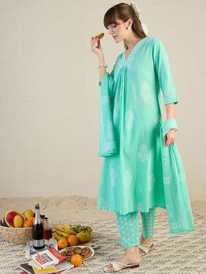 Women Floral Printed Regular Pure Cotton Kurta with Trousers & With Dupatta 4