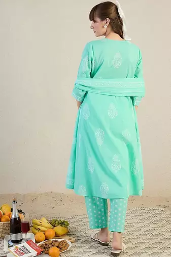 Women Floral Printed Regular Pure Cotton Kurta with Trousers & With Dupatta