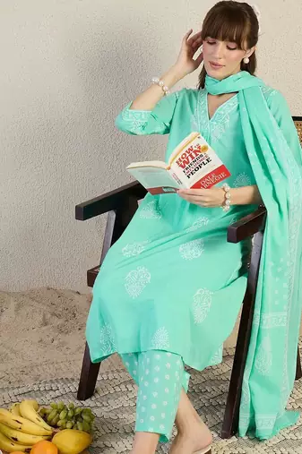 Women Floral Printed Regular Pure Cotton Kurta with Trousers & With Dupatta
