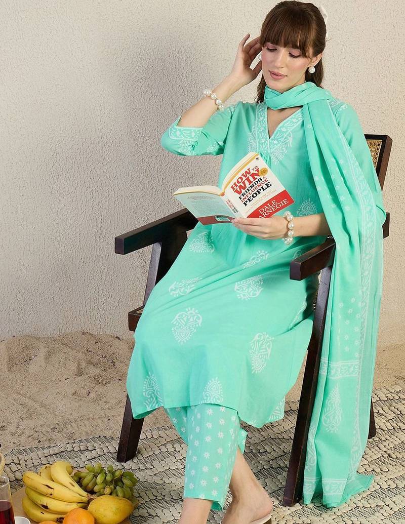 Women Floral Printed Regular Pure Cotton Kurta with Trousers & With Dupatta