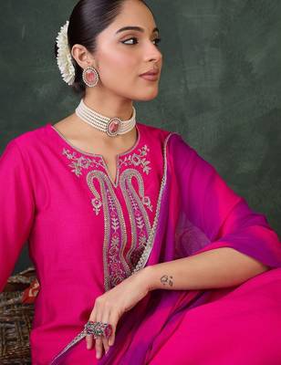 Ethnic Motifs Embroidered Sequinned Kurta With Trousers & Dupatta 1