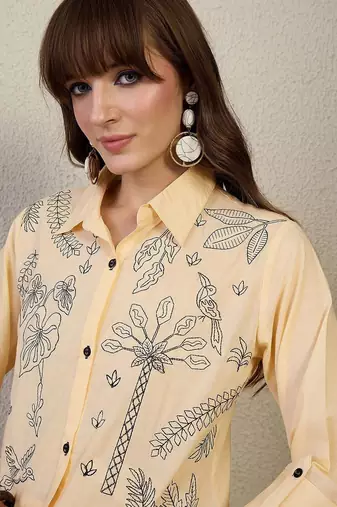 Floral Embroidered Shirt Collar Thread Work Pure Cotton Straight Kurta & Trouser