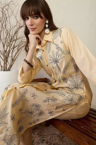 Floral Embroidered Shirt Collar Thread Work Pure Cotton Straight Kurta & Trouser
