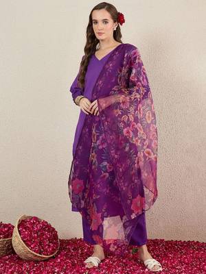 V-Neck Straight Kurta With Trousers & Dupatta 2