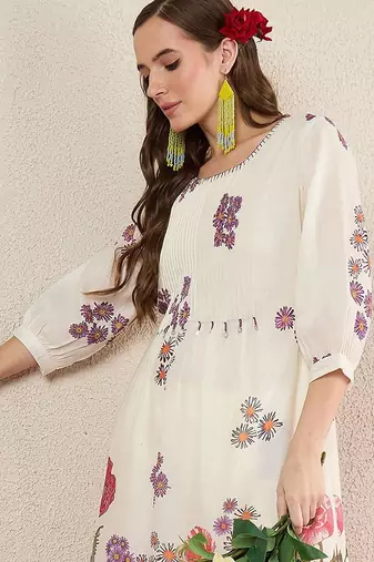 Women Floral Printed Cotton Kurta with Trousers