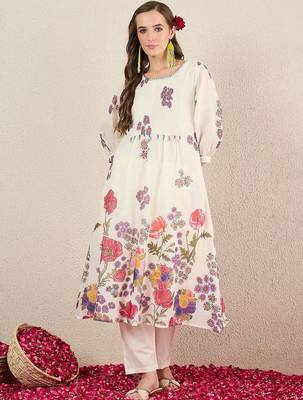 Women Floral Printed Cotton Kurta with Trousers 2