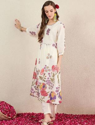 Women Floral Printed Cotton Kurta with Trousers 6