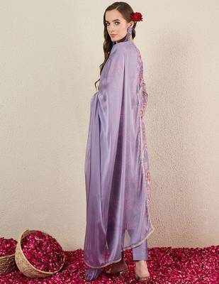 Women Floral Printed Kurta with Trousers & Dupatta 5